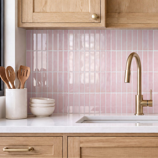 Selbstklebende Wandfliesen in Pink – Lineares Design für Küchenrückwände