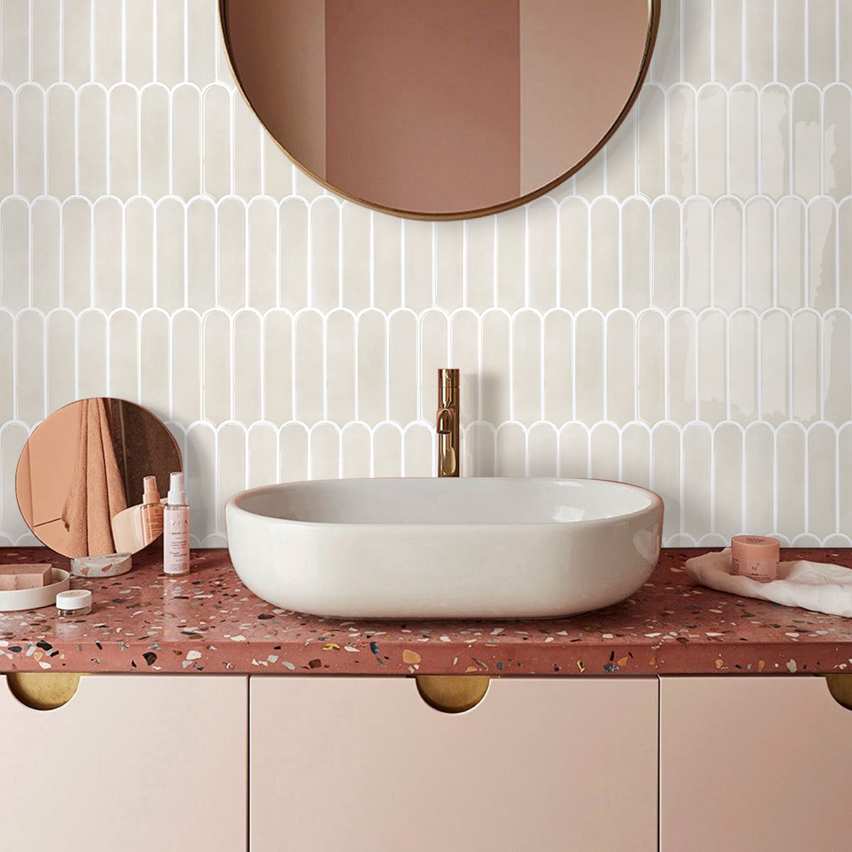 Selbstklebende Wandfliesen in Cream im Fischschuppen-Design – Dickere Ausführung für Küchenrückwände