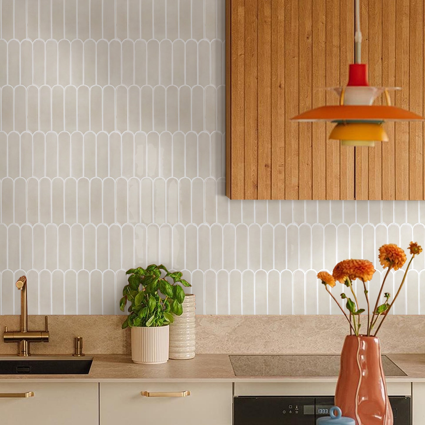 Selbstklebende Wandfliesen in Cream im Fischschuppen-Design – Dickere Ausführung für Küchenrückwände