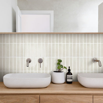 Cremebeige Selbstklebende Wandfliesen im Linear-Design