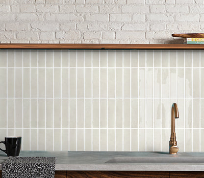 Cremebeige Selbstklebende Wandfliesen im Linear-Design
