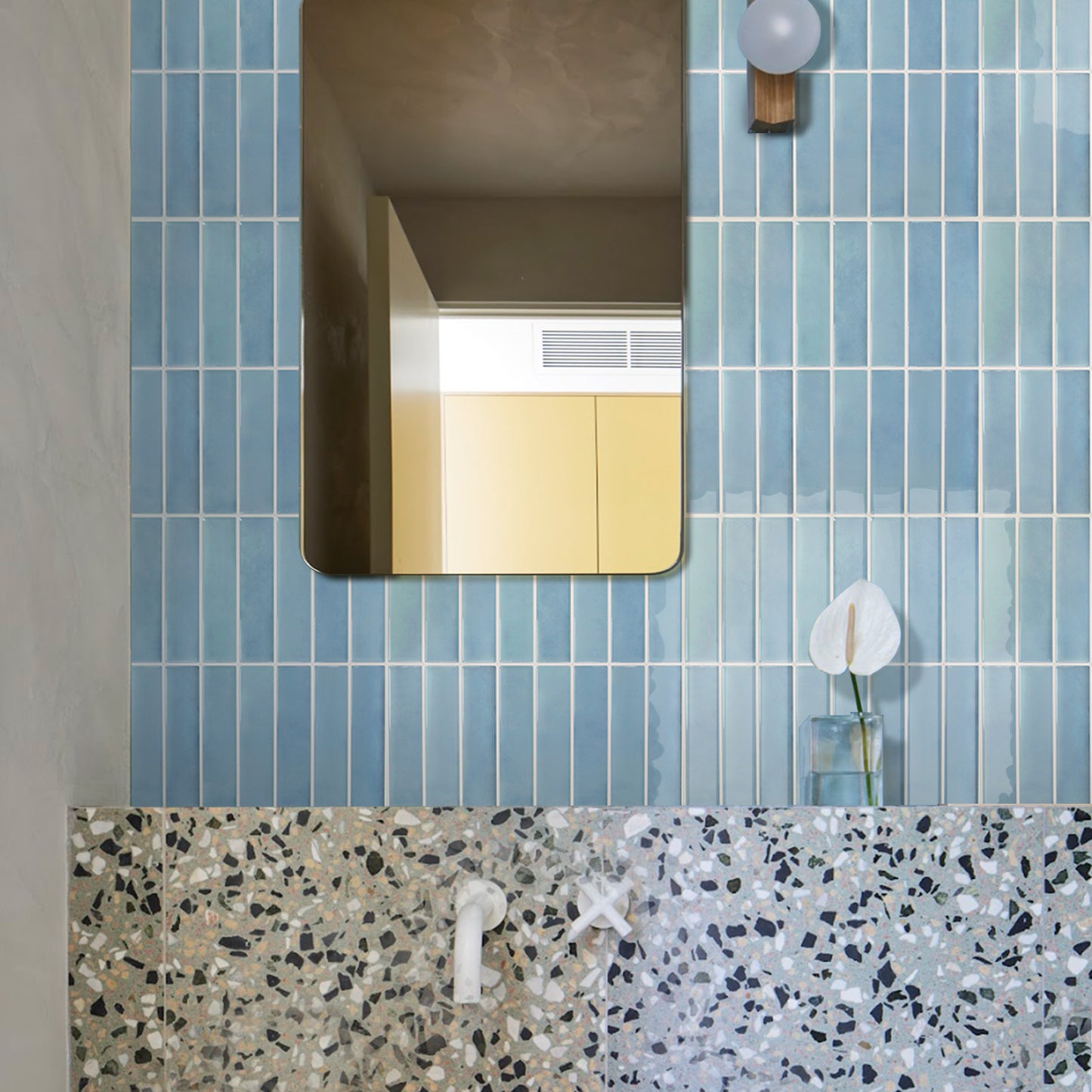 Selbstklebende Wandfliesen in Aqua Blau – Lineares Design für Küchenrückwände