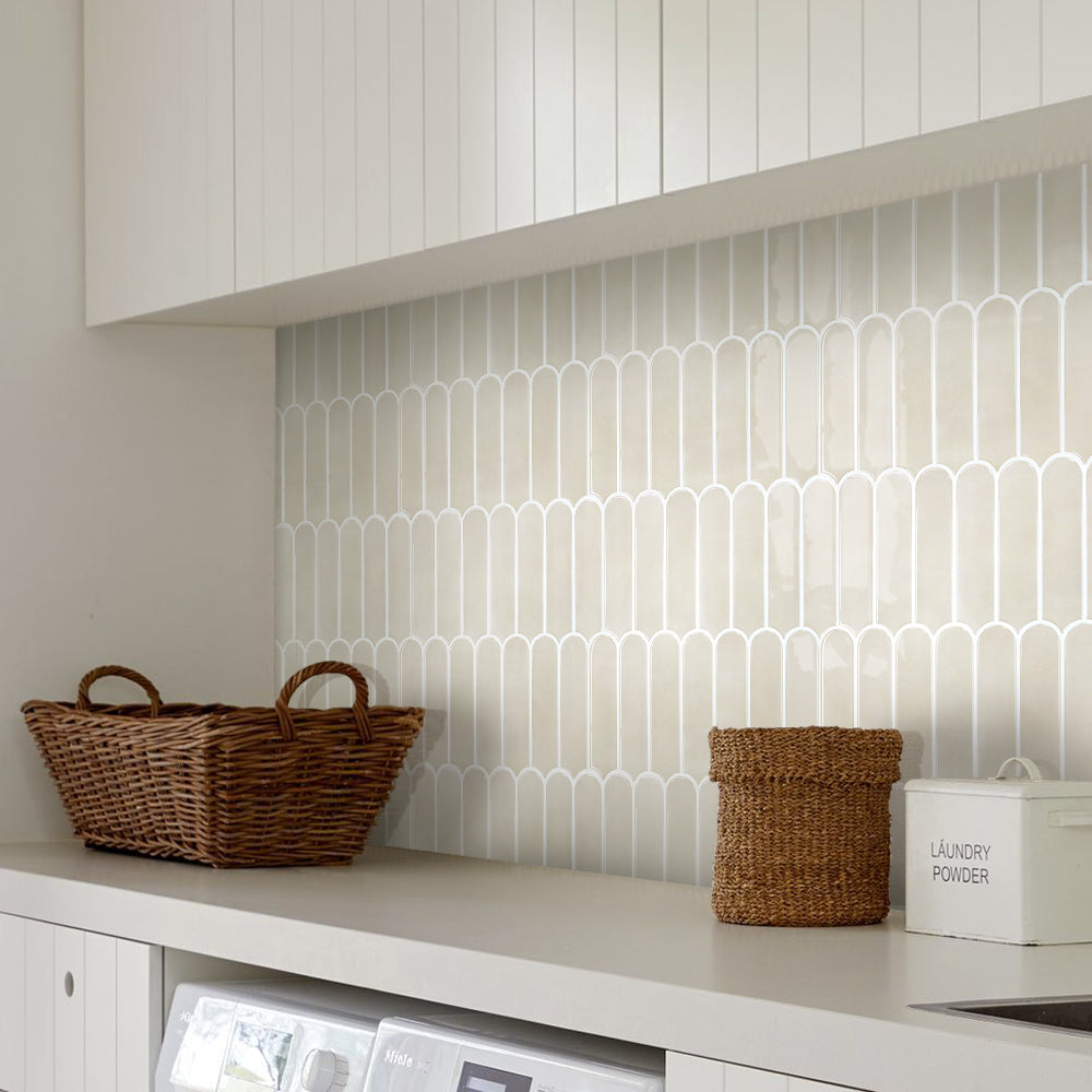 Selbstklebende Wandfliesen in Cream im Fischschuppen-Design – Dickere Ausführung für Küchenrückwände