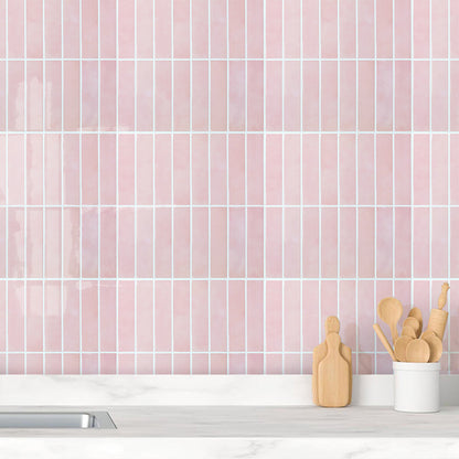Selbstklebende Wandfliesen in Pink – Lineares Design für Küchenrückwände