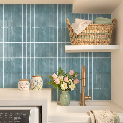 Selbstklebende Wandfliesen in Ocean Mist mit Linear